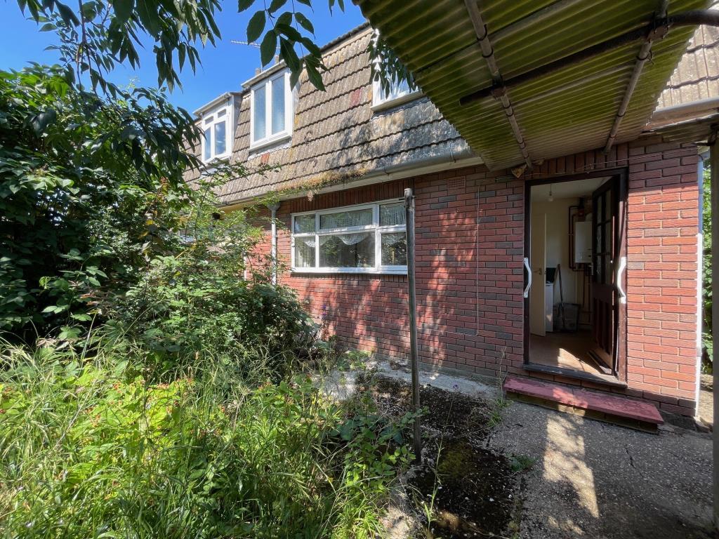 Lot: 11 - SEMI-DETACHED HOUSE FOR IMPROVEMENT AND REPAIR - Rear elevation of the property from back garden